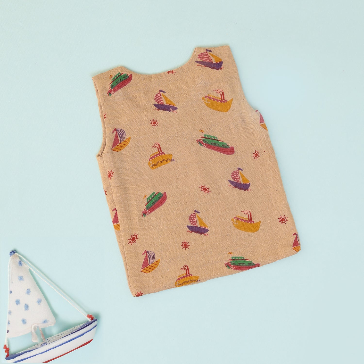 Tiny Boats Shoulder Button Jabla