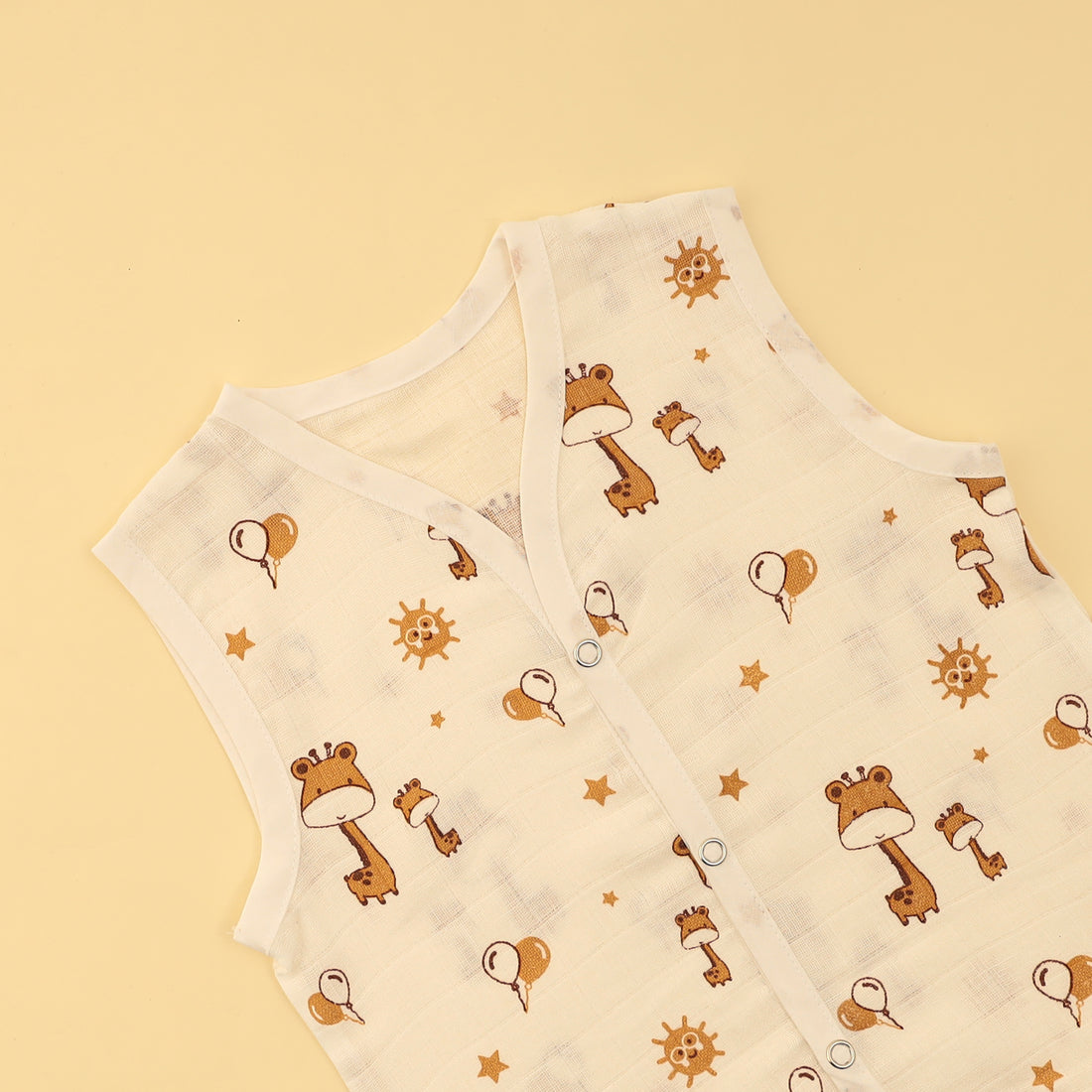 Giraffe Garden Button Jabla
